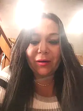 sara pineros online show from December 4, 2025, 3:43 pm