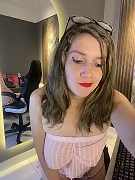 gwen ashly online show from April 17, 2026, 9:40 pm