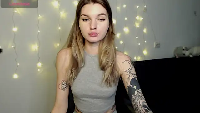 lounahyan online show from December 4, 2025, 2:04 pm