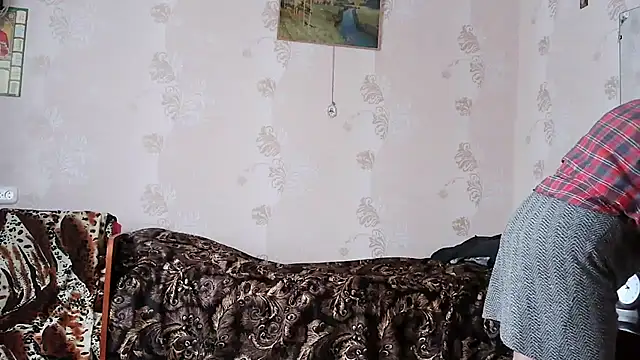 Ettie Tonia online show from October 13, 2025, 7:41 am