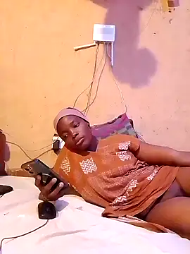 Snapshot of QUEEN-NAIMA chatting on November 2, 2025, 9:00 am QUEEN-NAIMA online show from November 2, 2025, 9:00 am