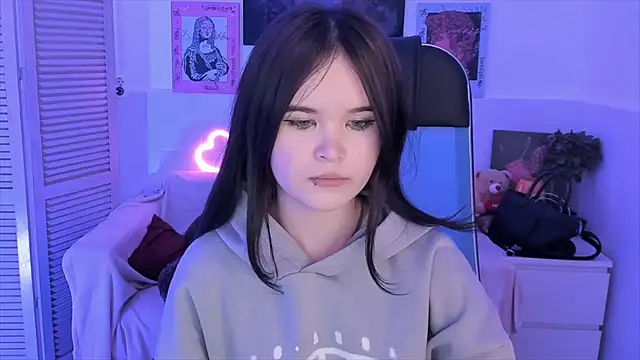 Elainebeness online show from November 9, 2025, 8:56 am