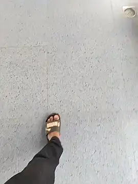 Snapshot of 1010SumiT chatting on November 12, 2025, 7:42 am 1010SumiT online show from November 12, 2025, 7:42 am