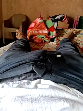 Snapshot of 1010SumiT chatting on December 14, 2025, 6:19 am 1010SumiT online show from December 14, 2025, 6:19 am