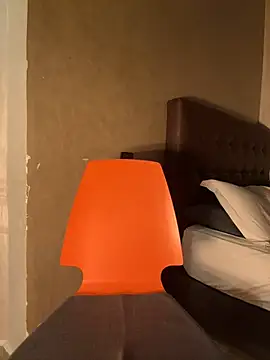 Snapshot of GLamouur chatting on February 19, 2025, 11:04 pm GLamouur online show from February 19, 2025, 11:04 pm