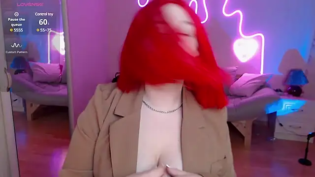 LizzyShine online show from February 28, 2025, 8:28 pm