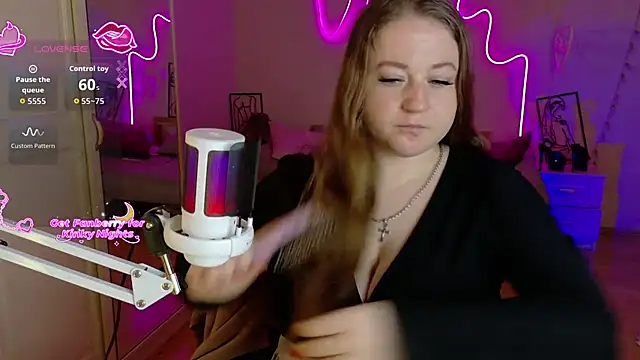 LizzyShine online show from November 13, 2025, 10:03 am