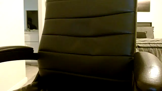 GirthBullger4You online show from September 22, 2025, 5:53 am