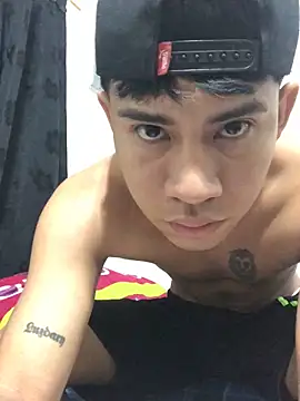 Snapshot of logannth chatting on October 25, 2025, 7:49 am logannth online show from October 25, 2025, 7:49 am