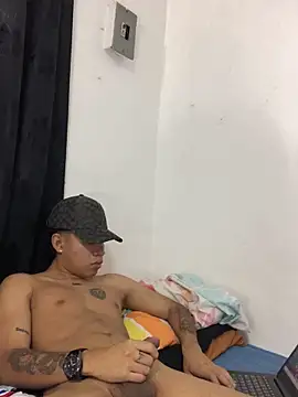 Snapshot of logannth chatting on November 27, 2025, 9:50 pm logannth online show from November 27, 2025, 9:50 pm