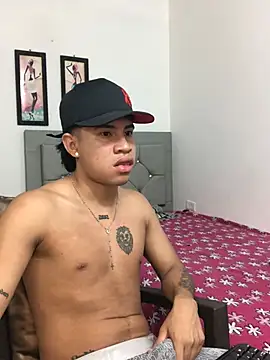 Snapshot of logannth chatting on March 4, 2026, 10:10 am logannth online show from March 4, 2026, 10:10 am