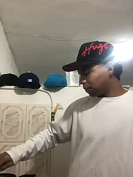 Snapshot of logannth chatting on March 20, 2026, 1:43 am logannth online show from March 20, 2026, 1:43 am