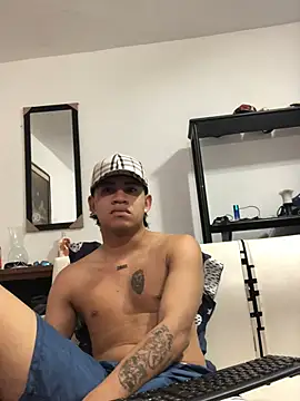 Snapshot of logannth chatting on March 23, 2026, 9:08 pm logannth online show from March 23, 2026, 9:08 pm