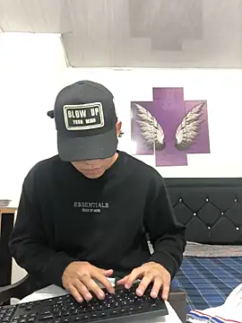 Snapshot of logannth chatting on April 8, 2026, 4:34 am logannth online show from April 8, 2026, 4:34 am