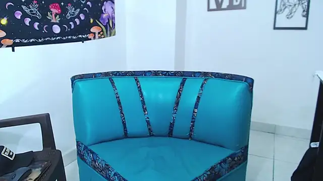 Snapshot of logannth chatting on April 10, 2026, 4:17 am logannth online show from April 10, 2026, 4:17 am