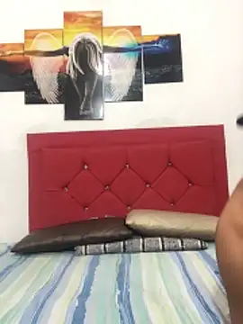 Snapshot of logannth chatting on April 14, 2026, 10:05 pm logannth online show from April 14, 2026, 10:05 pm