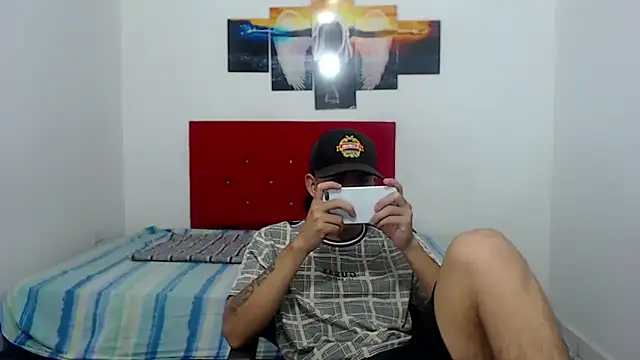 Snapshot of logannth chatting on April 15, 2026, 11:38 pm logannth online show from April 15, 2026, 11:38 pm