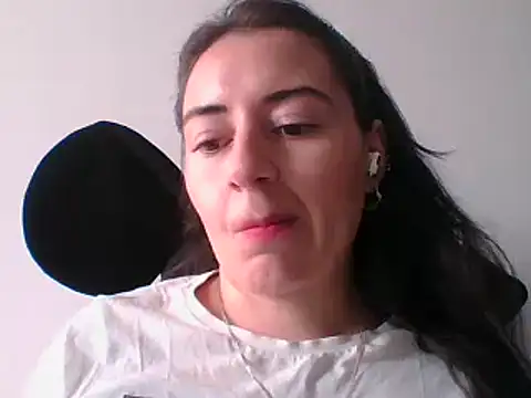 Snapshot of _karlie_kloss_ chatting on February 3, 2025, 8:24 pm karlie kloss online show from February 3, 2025, 8:24 pm