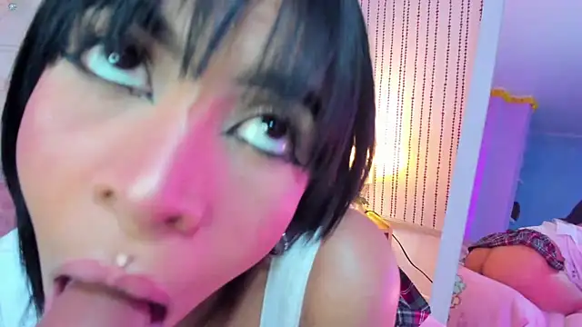 Snapshot of emaa_lambert chatting on March 1, 2025, 1:43 am emaa lambert online show from March 1, 2025, 1:43 am