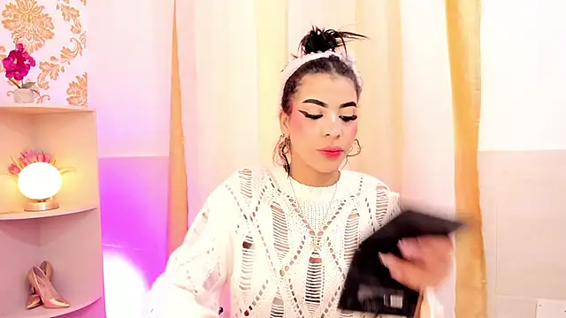 Snapshot of emaa_lambert chatting on October 24, 2025, 4:25 pm emaa lambert online show from October 24, 2025, 4:25 pm