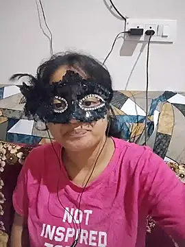Snapshot of bigtitsqueen chatting on July 29, 2026, 10:08 pm bigtitsqueen online show from July 29, 2026, 10:08 pm