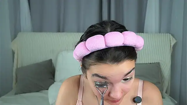 Snapshot of VeronaAppleberry chatting on October 24, 2025, 11:17 am VeronaAppleberry online show from October 24, 2025, 11:17 am