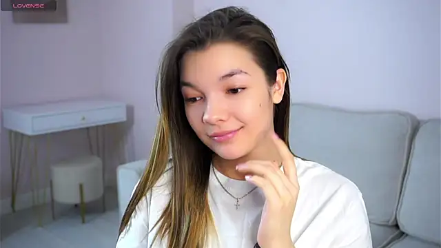 VeronaAppleberry online show from February 17, 2026, 1:35 am