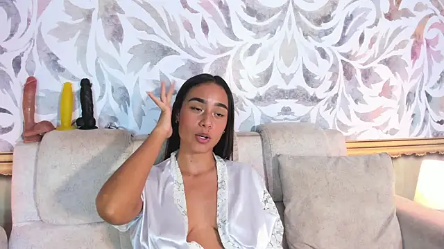 sheyla sweet18 online show from December 15, 2024, 1:57 am