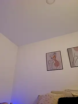 VictoriaEvaans  online show from September 13, 2025, 10:09 pm