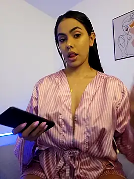 VictoriaEvaans  online show from October 8, 2025, 10:40 pm