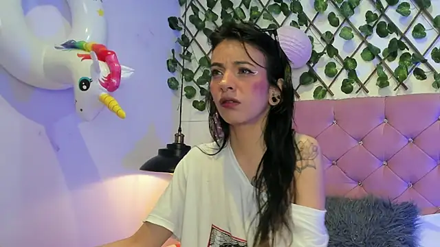 lauren evans96 online show from October 23, 2025, 3:28 am