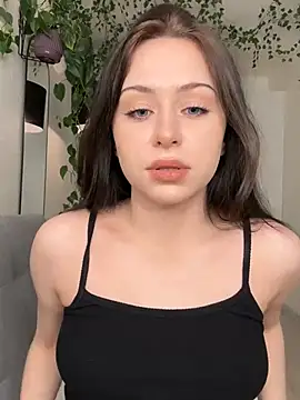  SweetCandyy online show from December 4, 2024, 9:24 pm