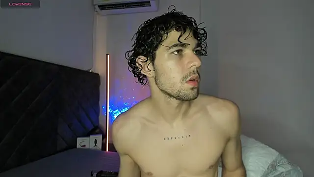 Luca ferrer  online show from February 28, 2026, 9:16 pm