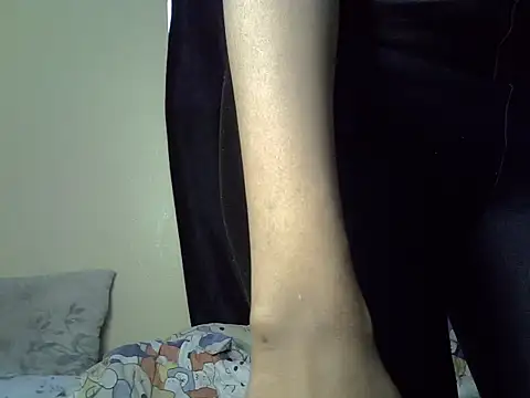 Snapshot of Horny-slut_ chatting on February 22, 2025, 6:39 am Horny-slut  online show from February 22, 2025, 6:39 am