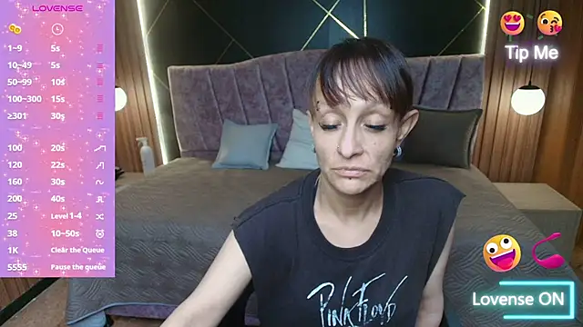 Snapshot of NatashaMason_ chatting on May 5, 2026, 7:33 pm NatashaMason online show from May 5, 2026, 7:33 pm