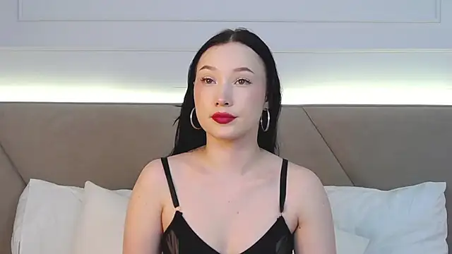 Snapshot of LeilaLow chatting on February 27, 2025, 2:21 pm LeilaLow online show from February 27, 2025, 2:21 pm