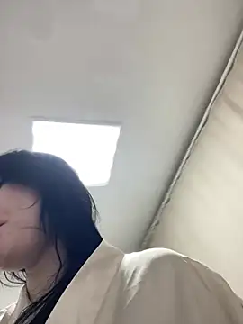 Snapshot of LeilaLow chatting on March 6, 2025, 3:13 pm LeilaLow online show from March 6, 2025, 3:13 pm