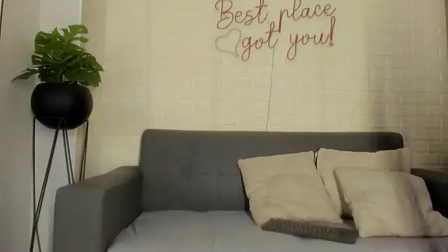 karina gomez 18 online show from February 15, 2026, 11:41 am