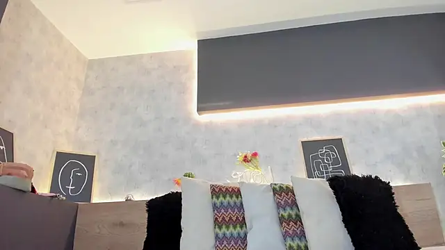 karina gomez 18 online show from March 15, 2026, 11:27 am