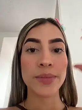 Issabela G1 online show from December 7, 2024, 8:38 pm