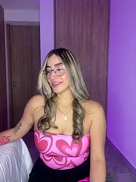 Issabela G1 online show from January 3, 2025, 4:11 am