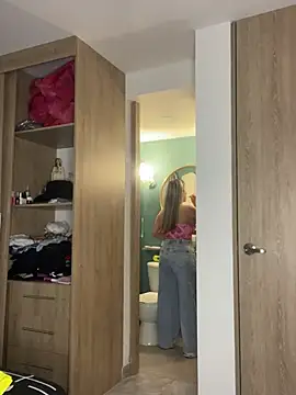 Issabela G1 online show from January 19, 2025, 1:32 am