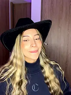 Issabela G1 online show from January 11, 2026, 4:39 am