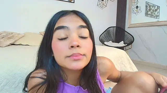 Snapshot of julieta_aguilar1 chatting on December 17, 2024, 7:26 pm julieta aguilar1 online show from December 17, 2024, 7:26 pm