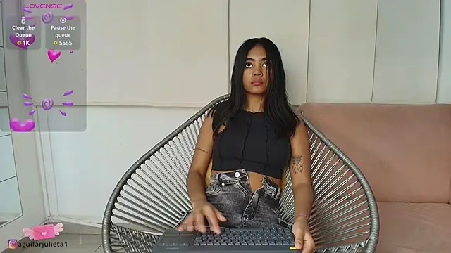 Snapshot of julieta_aguilar1 chatting on January 4, 2025, 7:23 pm julieta aguilar1 online show from January 4, 2025, 7:23 pm