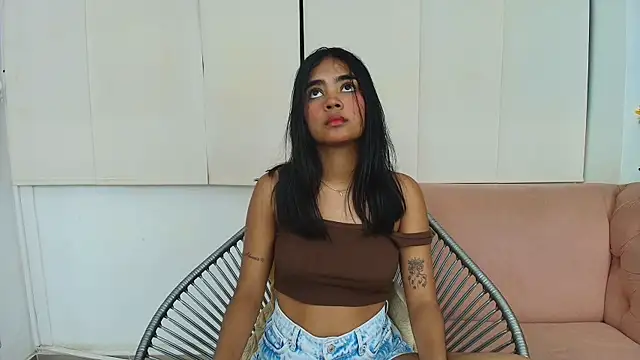 Snapshot of julieta_aguilar1 chatting on January 6, 2025, 7:24 pm julieta aguilar1 online show from January 6, 2025, 7:24 pm