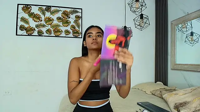 Snapshot of julieta_aguilar1 chatting on January 19, 2025, 7:26 pm julieta aguilar1 online show from January 19, 2025, 7:26 pm