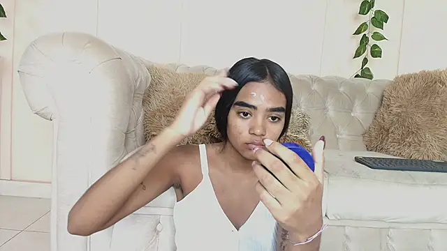 Snapshot of julieta_aguilar1 chatting on November 23, 2025, 7:02 pm julieta aguilar1 online show from November 23, 2025, 7:02 pm