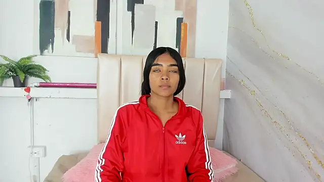 Snapshot of julieta_aguilar1 chatting on December 1, 2025, 7:30 pm julieta aguilar1 online show from December 1, 2025, 7:30 pm