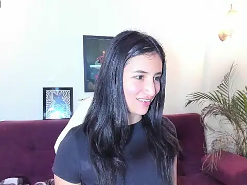 Snapshot of paulinamoons1 chatting on December 14, 2025, 5:24 am paulinamoons1 online show from December 14, 2025, 5:24 am
